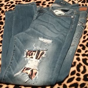 Skinny patched jeans